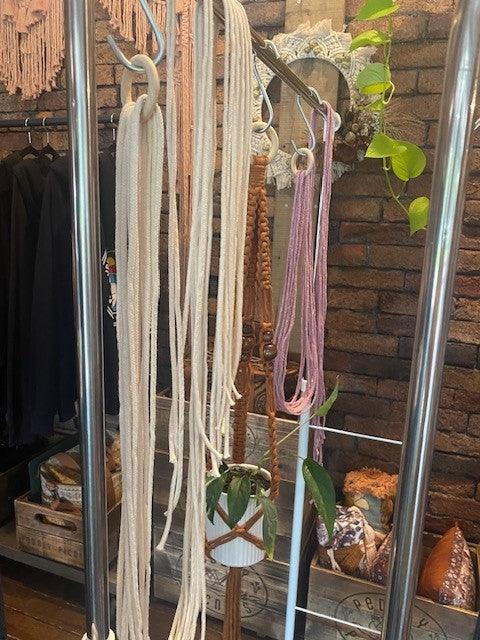 Macramé plant hanger made at Sip & Create Tamborine Mountain class.