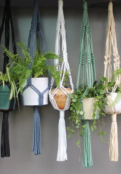 Macramé plant hanger made in a creative workshop at Sip & Create Tamborine Mountain.
